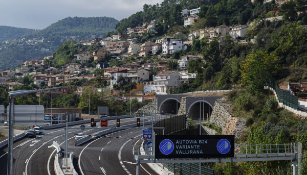 Semáforos en tuneles de Vallirana